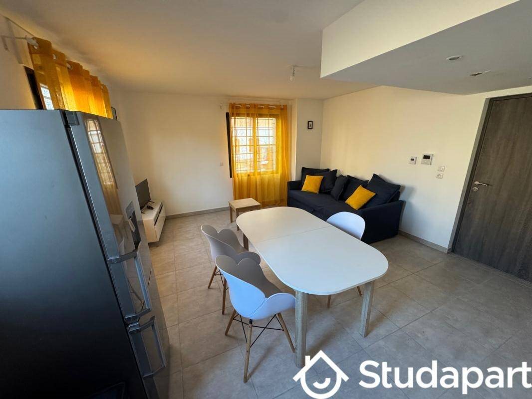 Appartement à louer, 48m², Marseille 8ème