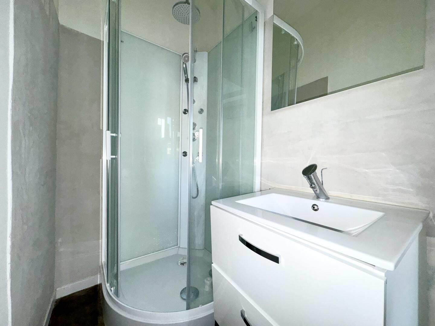 Appartement à louer, 12m², Nîmes