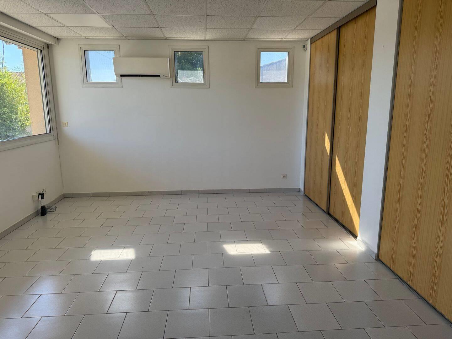 Maison à louer, 180m², Manduel