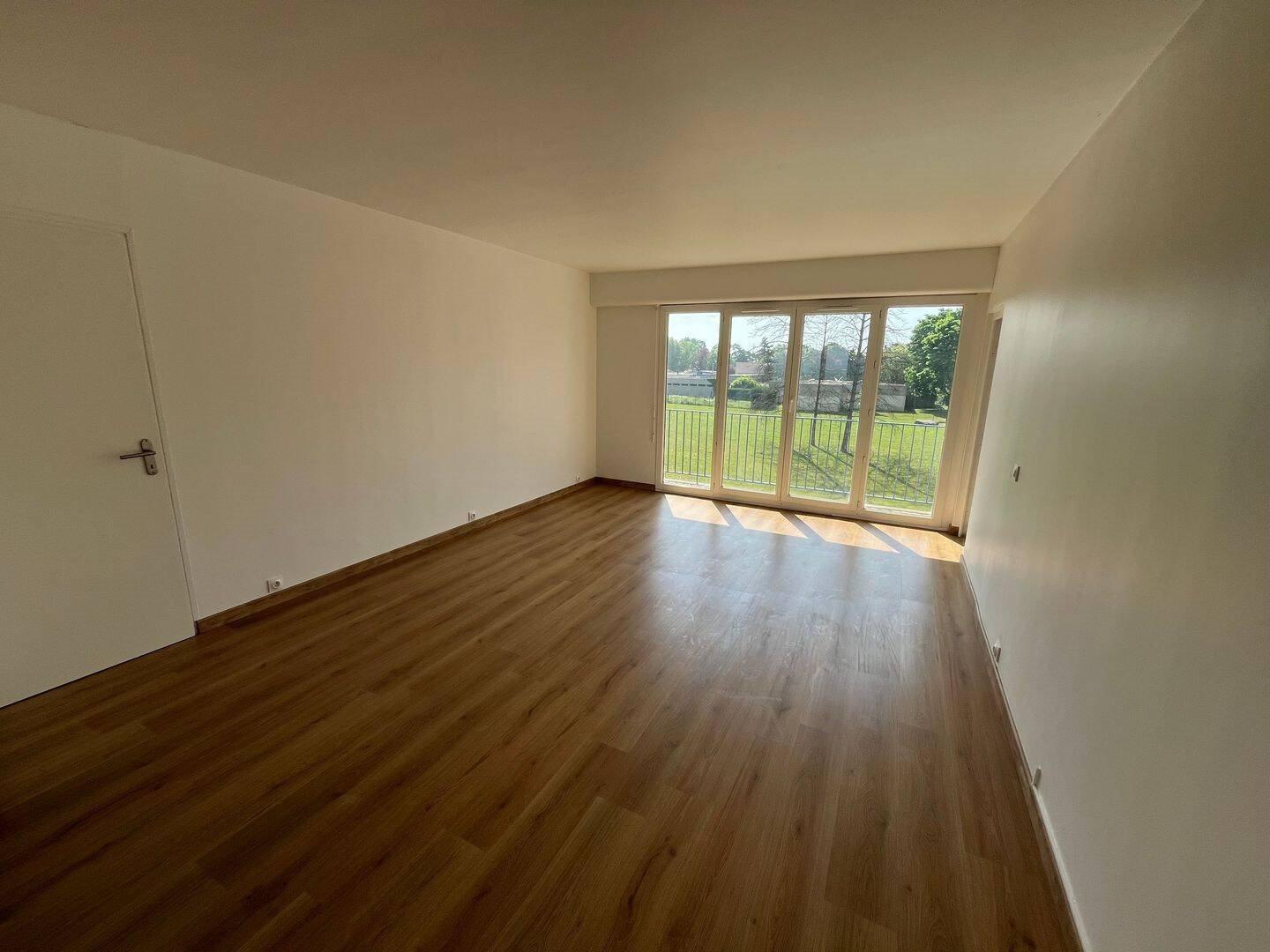 Appartement à louer, 74m², Meulan