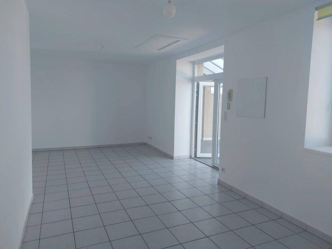 Appartement à louer, 72m², Saint-Jeures