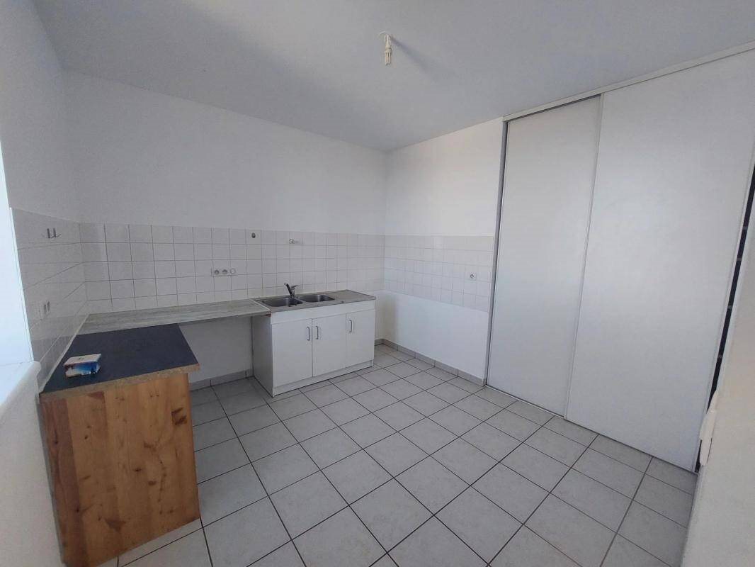 Appartement à louer, 72m², Saint-Jeures