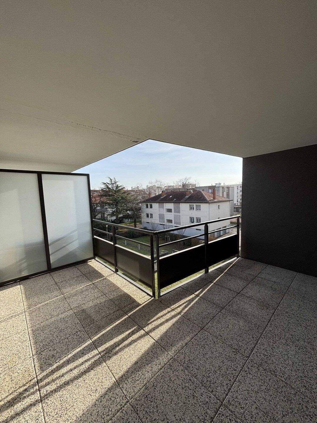 Appartement à louer, 67m², Vénissieux