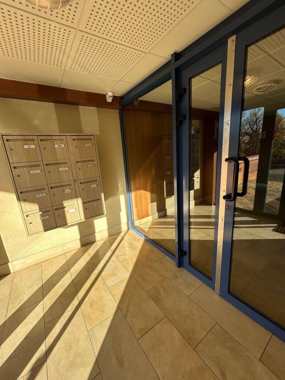 Appartement à louer, 70m², Saint-Jean-Bonnefonds