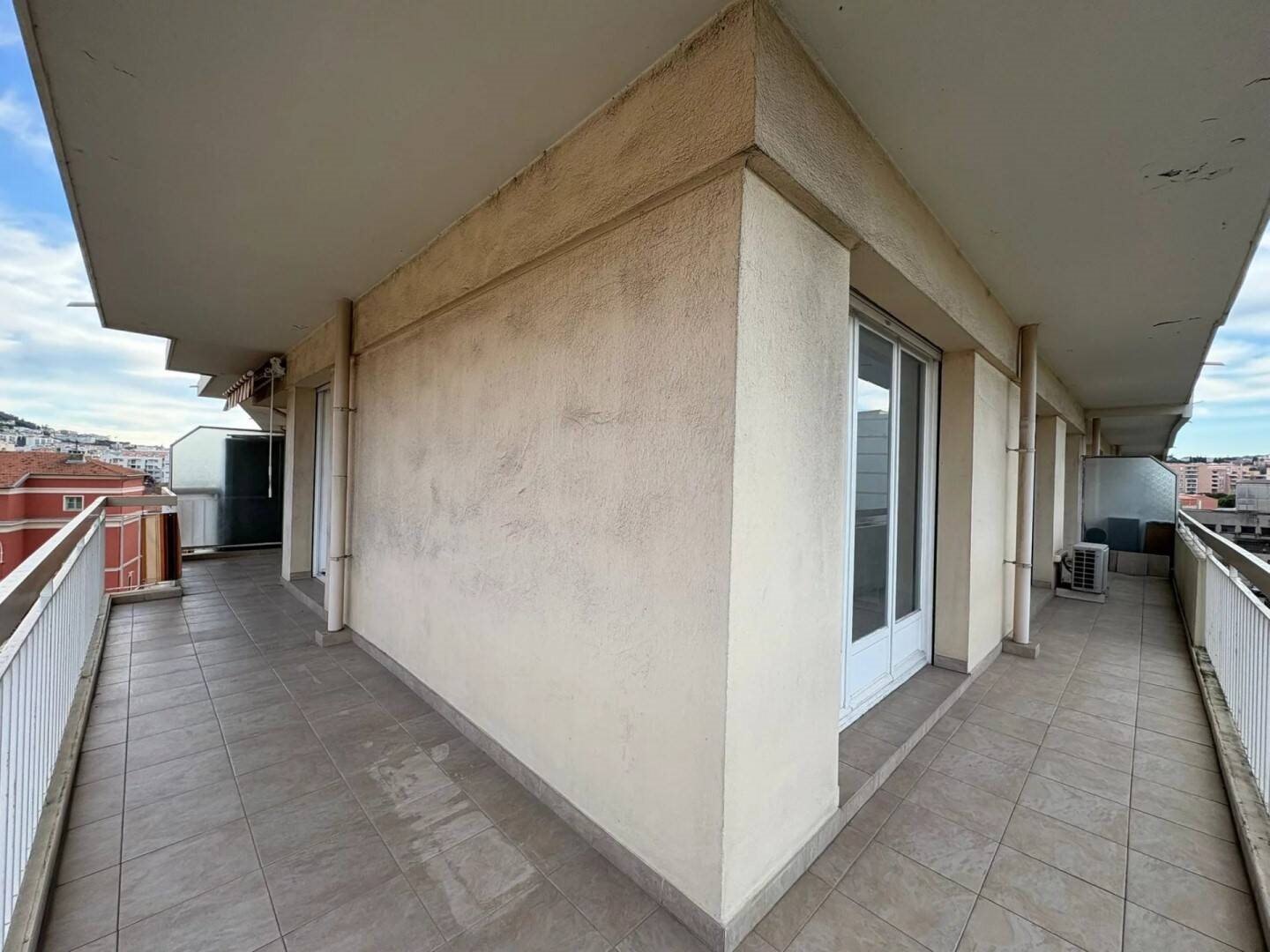 Appartement à louer, 68m², Nice