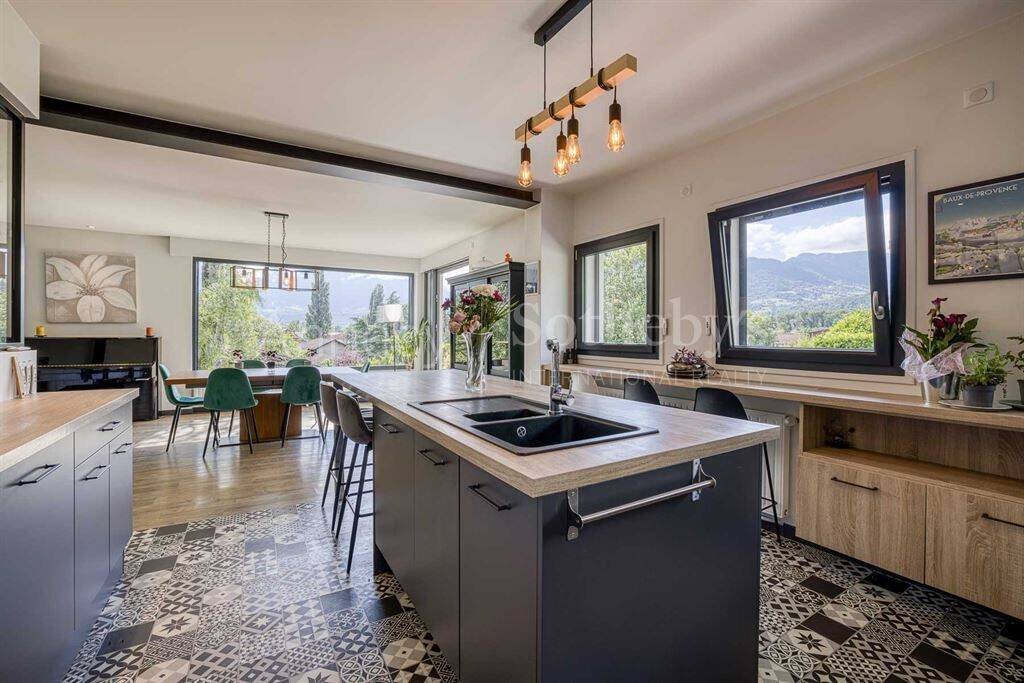 Maison à vendre, 340m², Sévrier