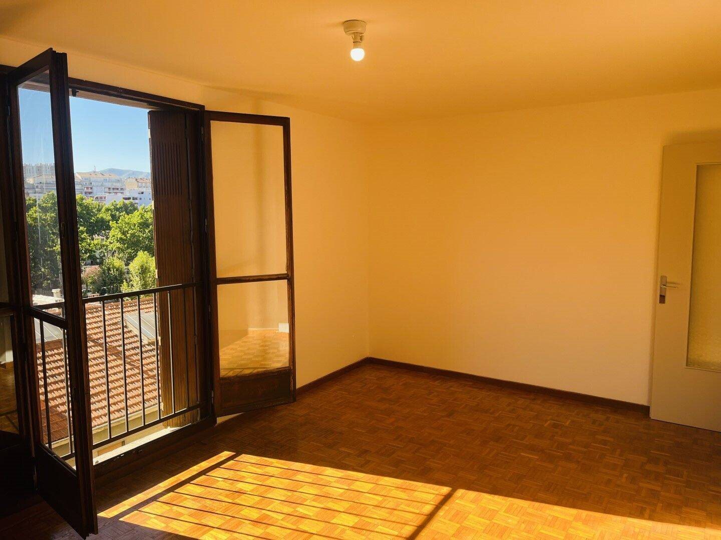 Appartement à louer, 68m², Marseille 4ème