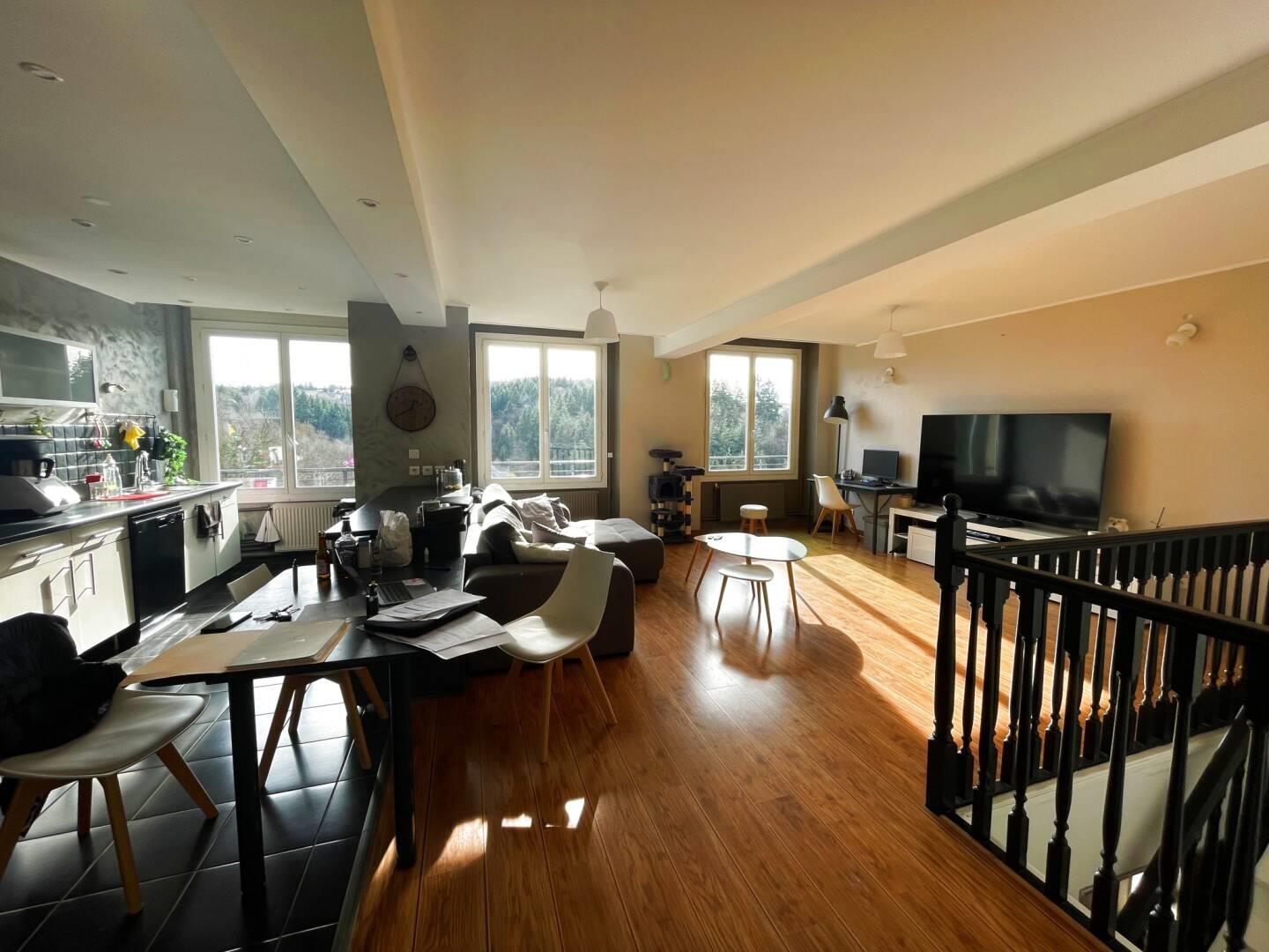 Appartement à vendre, 150m², Saint-Genest-Lerpt