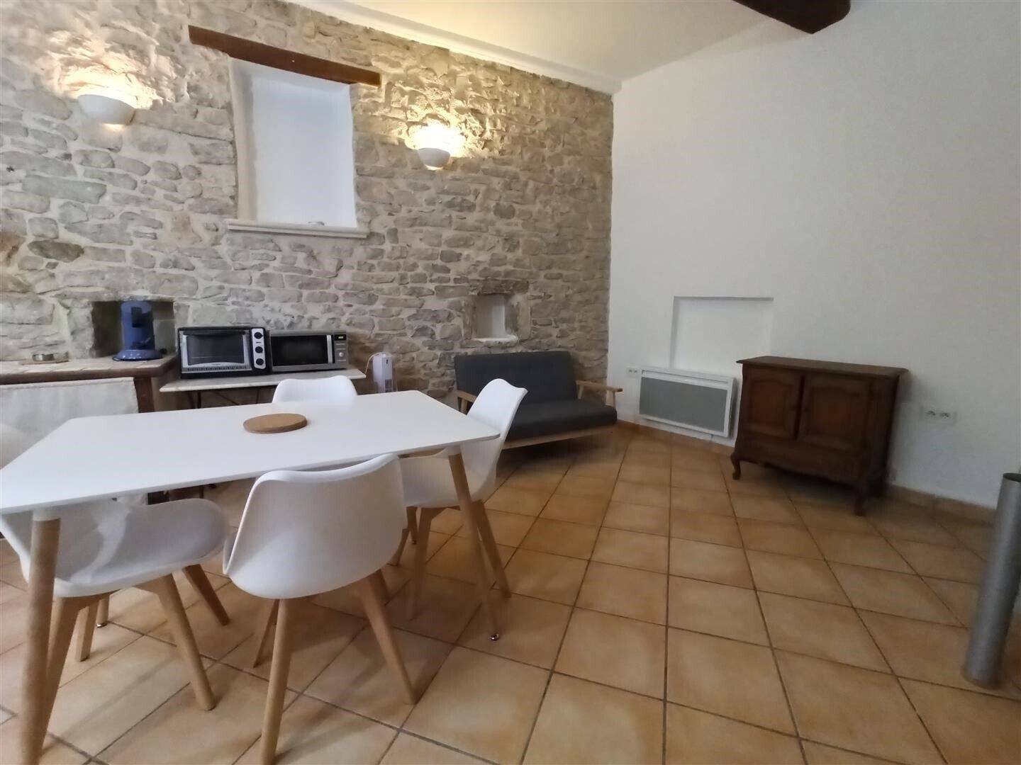 Appartement à louer, 27m², Nîmes