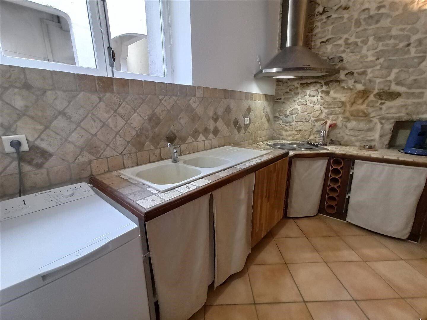 Appartement à louer, 27m², Nîmes