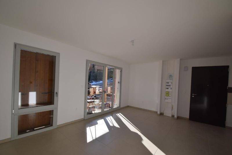 Appartement à louer, 66m², Ailhon
