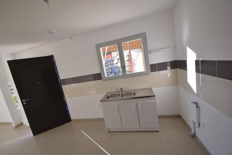 Appartement à louer, 66m², Ailhon