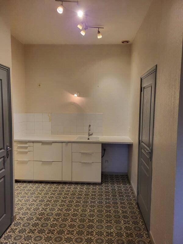 Appartement à louer, 79m², Eyguières