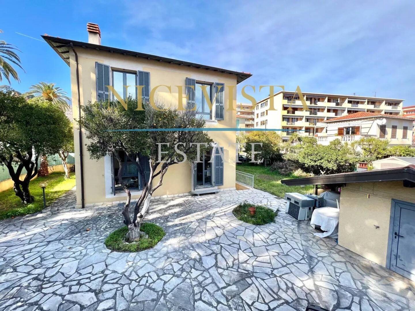 Maison à vendre, 150m², Roquebrune-Cap-Martin