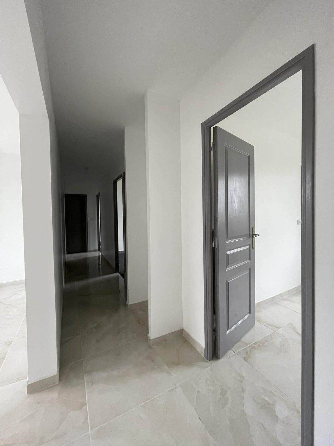 Appartement à louer, 70m², Descartes