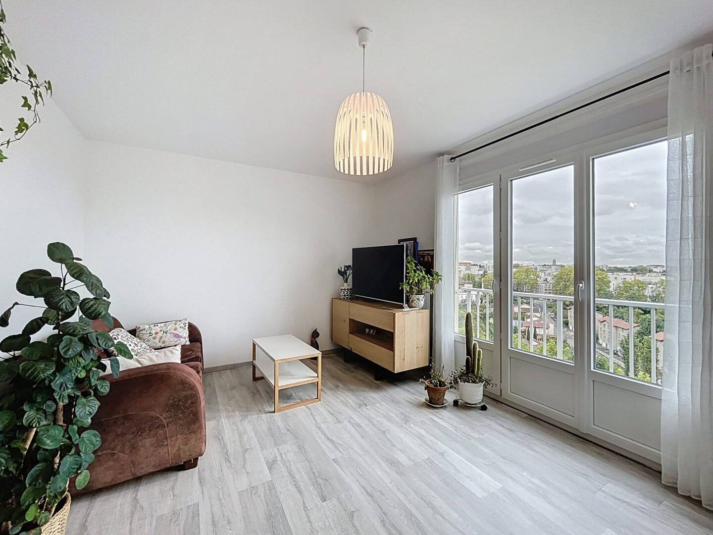 Appartement à louer, 61m², Sathonay-Camp