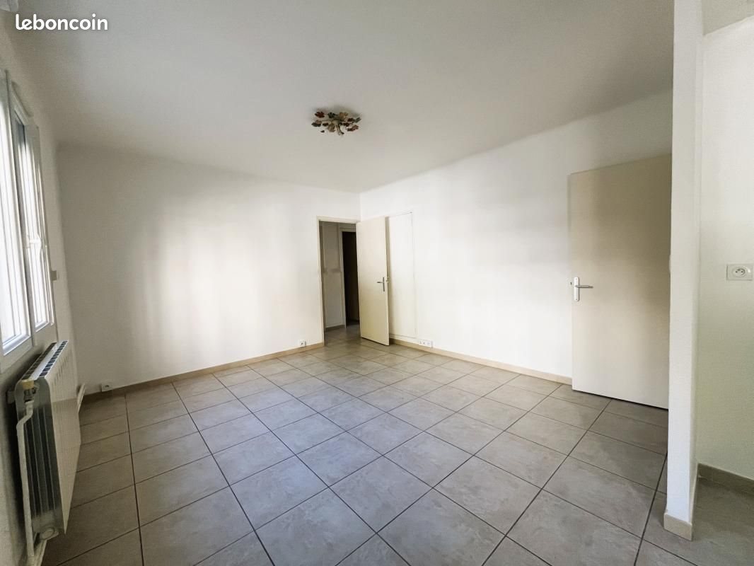 Appartement à louer, 65m², Nîmes