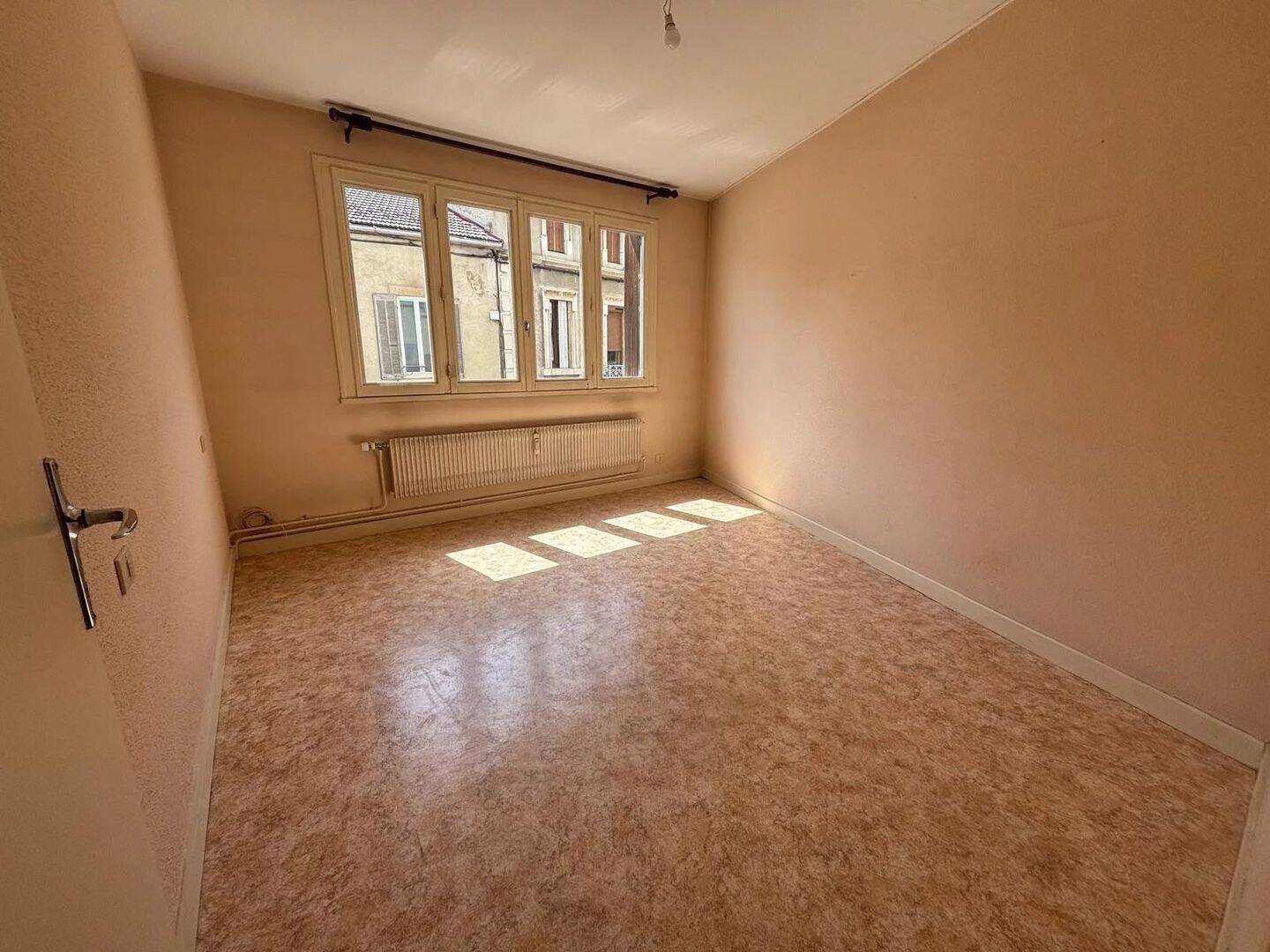 Appartement à louer, 65m², Saint-Claude