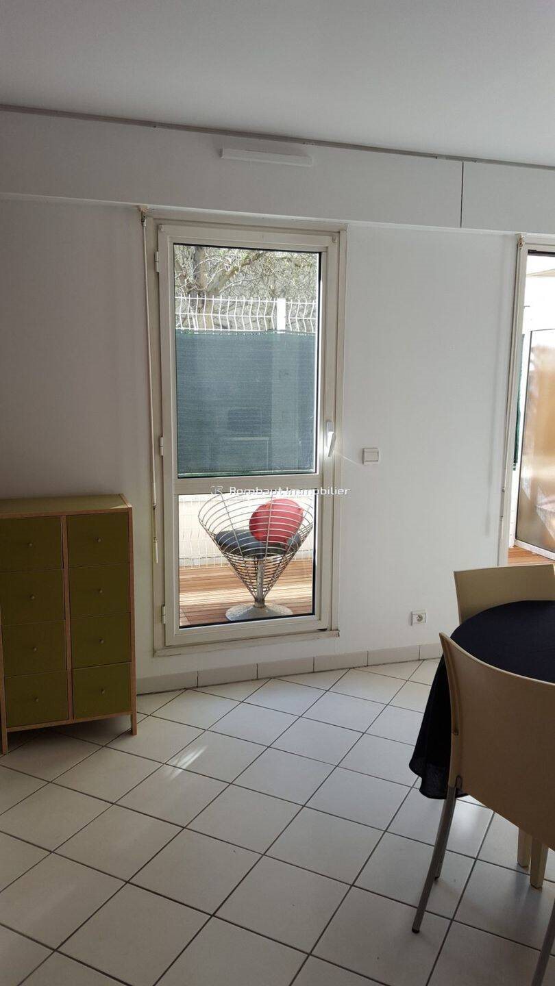 Appartement à louer, 24m², Garches