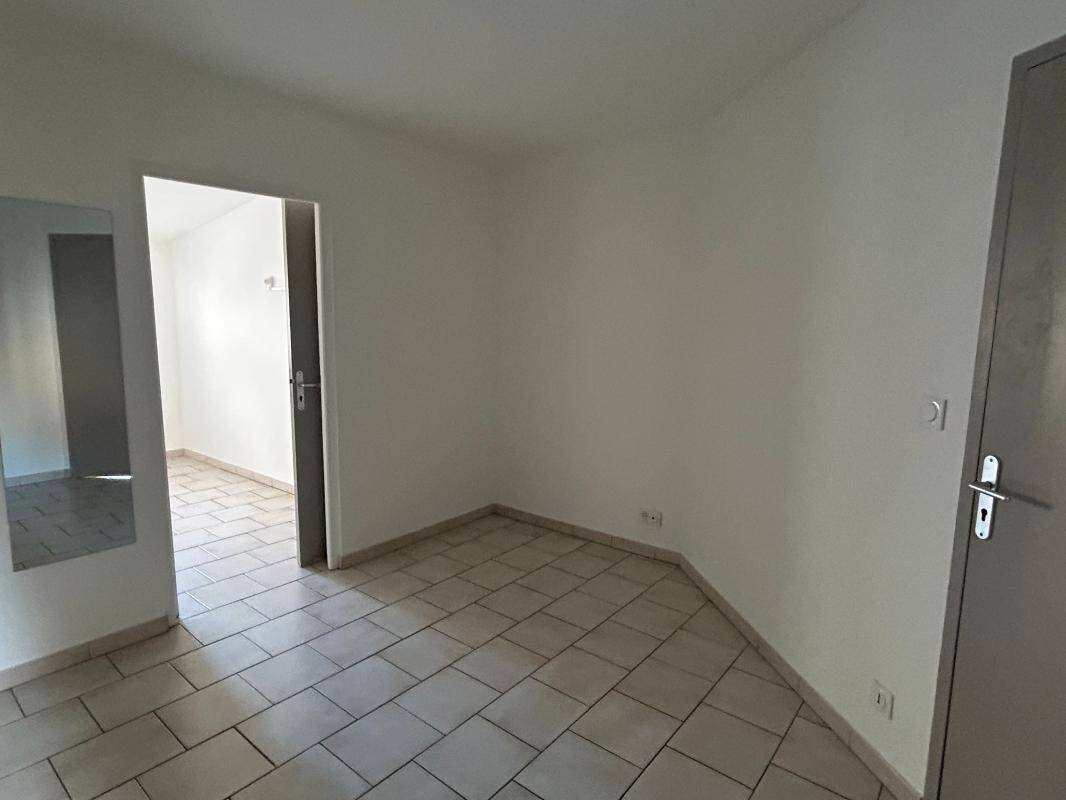Appartement à louer, 55m², Cabrières