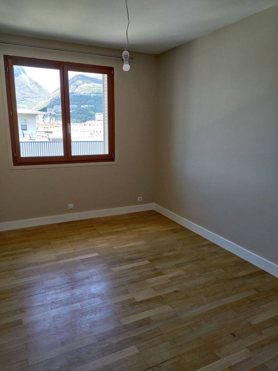 Appartement à louer, 90m², Grenoble