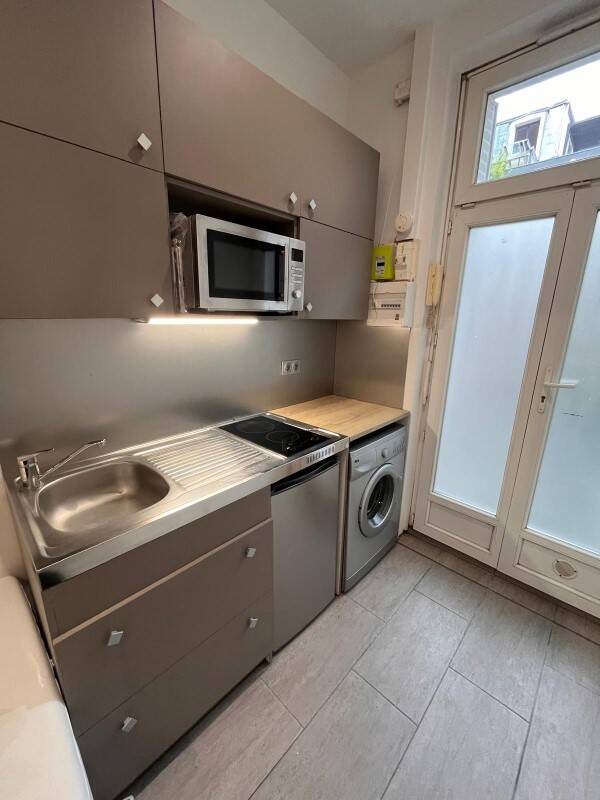 Appartement à louer, 10m², Paris 18ème