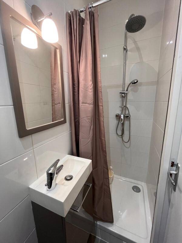 Appartement à louer, 10m², Paris 18ème