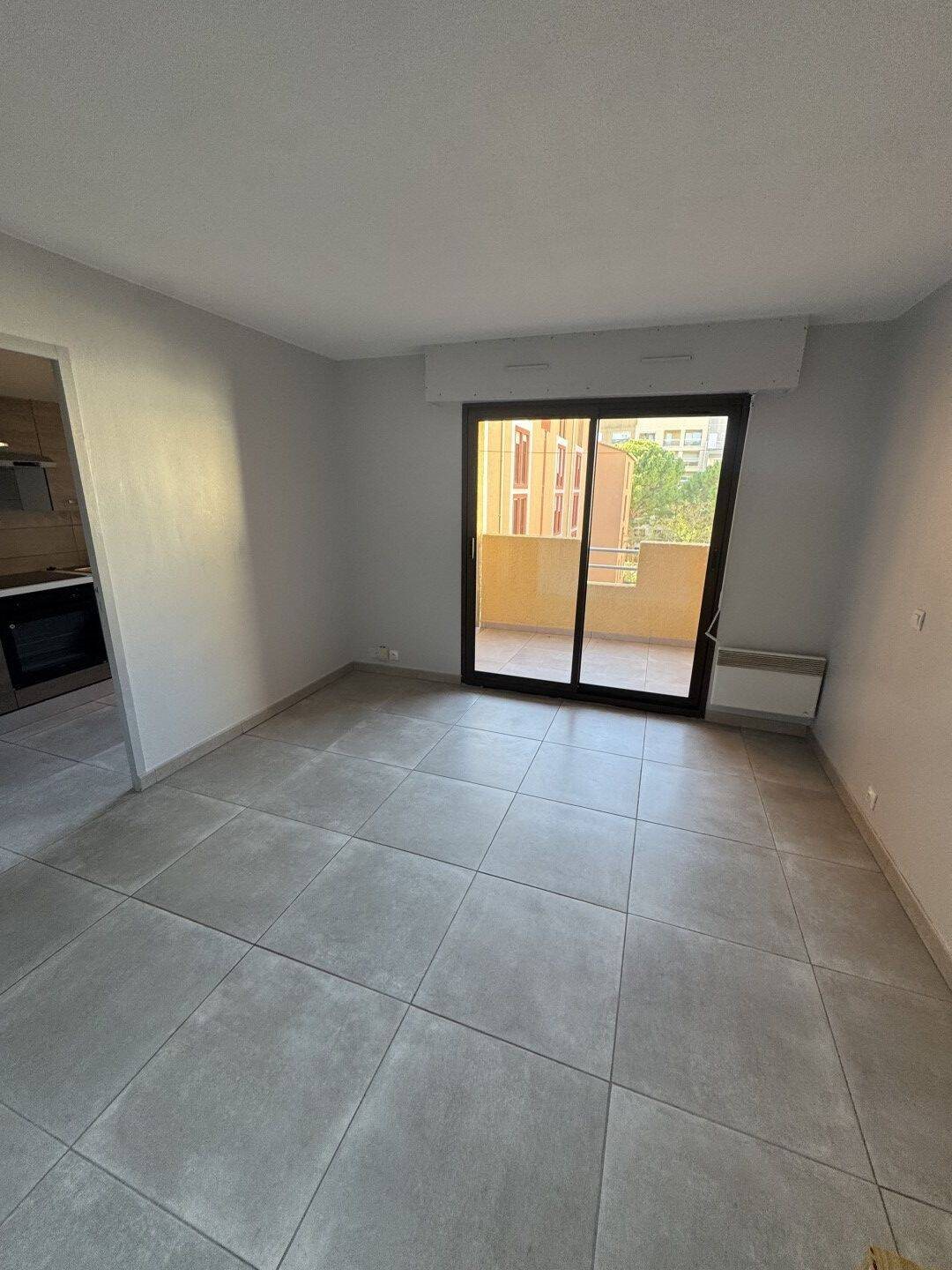 Appartement à louer, 27m², Marseille 8ème