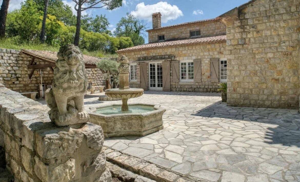 Maison à louer, 247m², Peymeinade