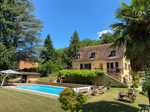 Périgourdine 200 m² avec piscine et un gîte