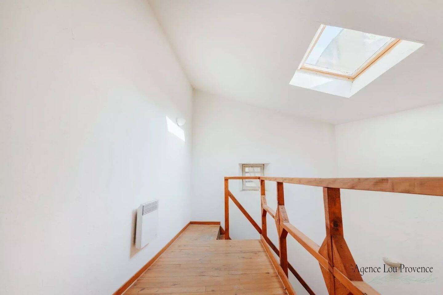 Appartement à vendre, 247m², Eyguières