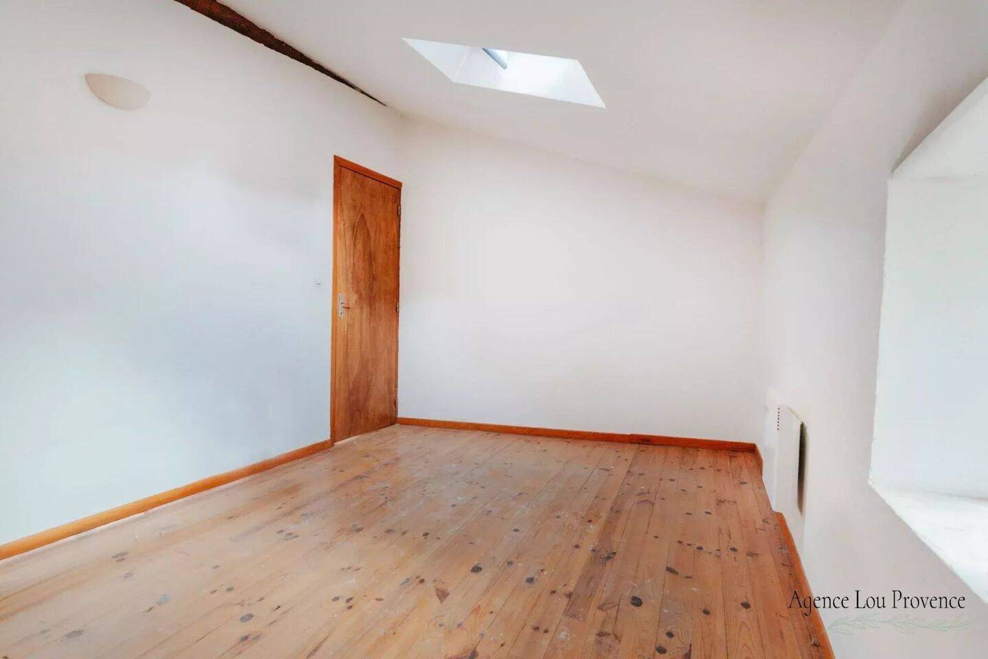 Appartement à vendre, 247m², Eyguières