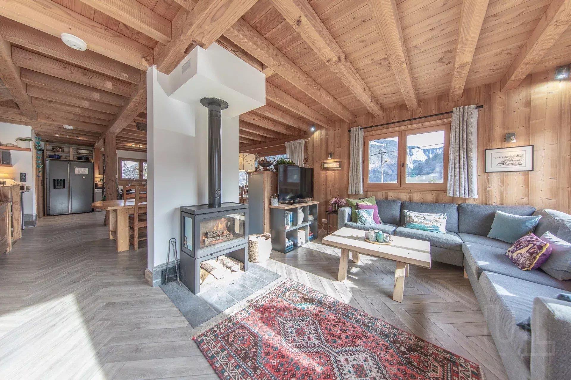 Charming 5-Bedroom Chalet - Close To The Centre