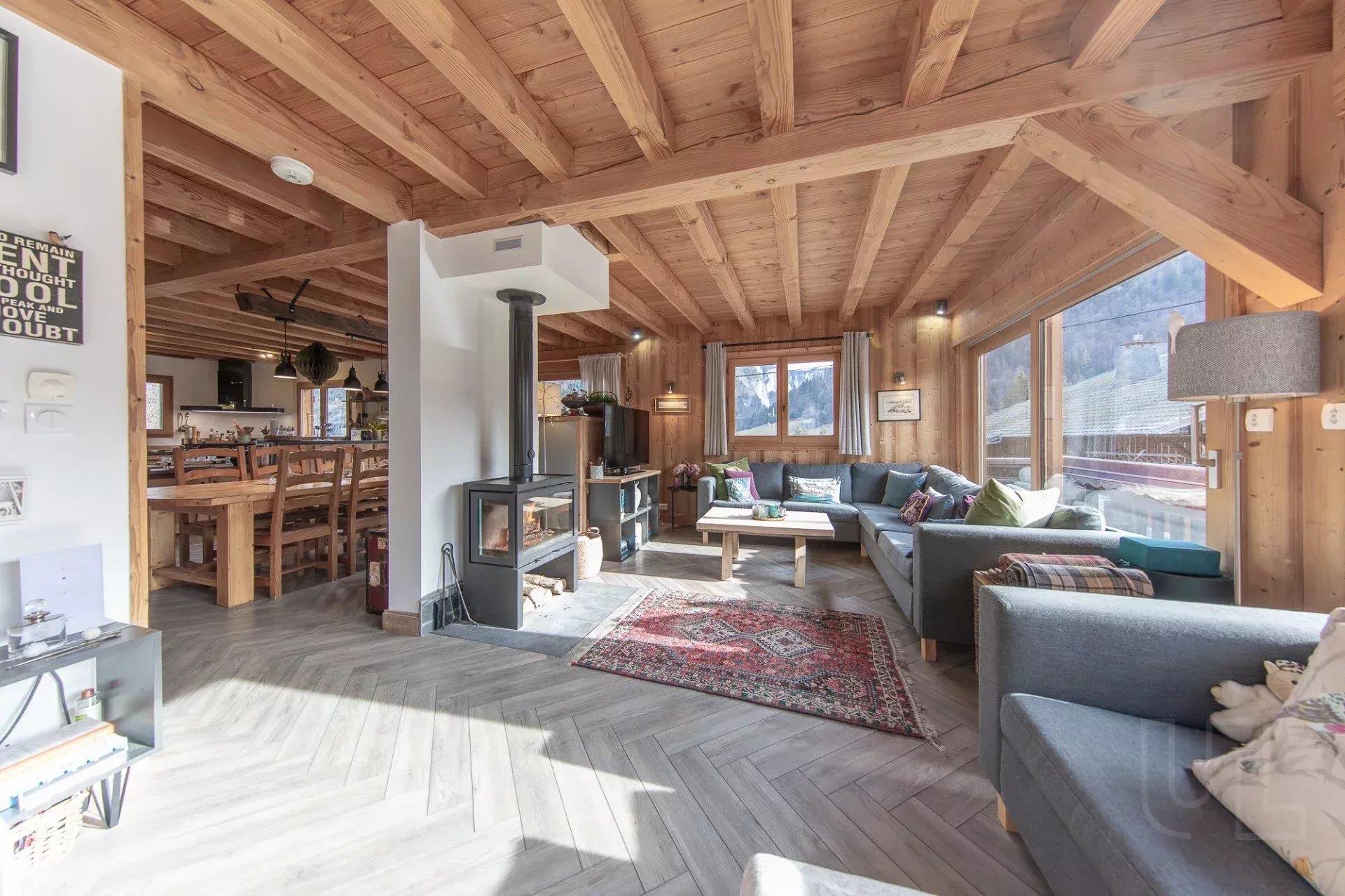 Charming 5-Bedroom Chalet - Close To The Centre