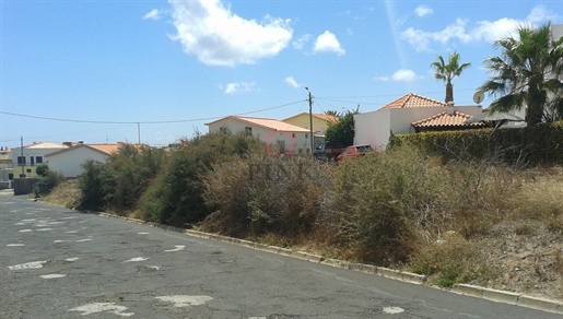 Land With 694 m2 - Porto Santo