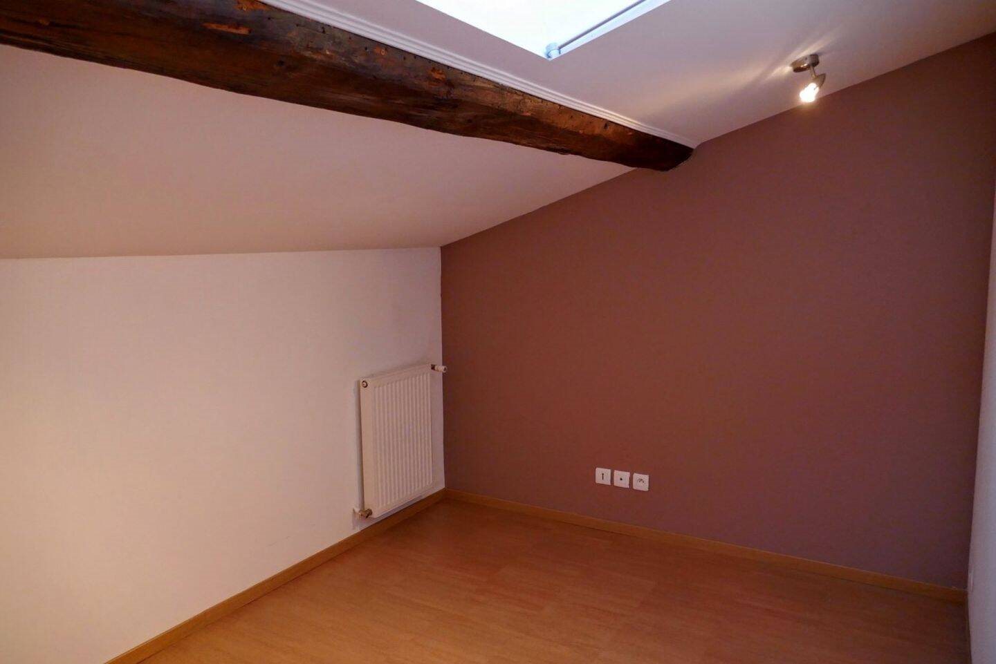Appartement à louer, 77m², Ars-sur-Formans