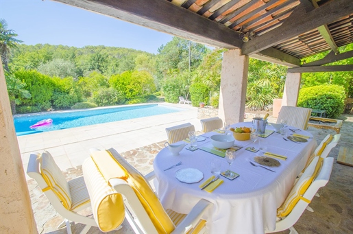 Villa situated in Opio only 5 minutes from the old village of Valbonne