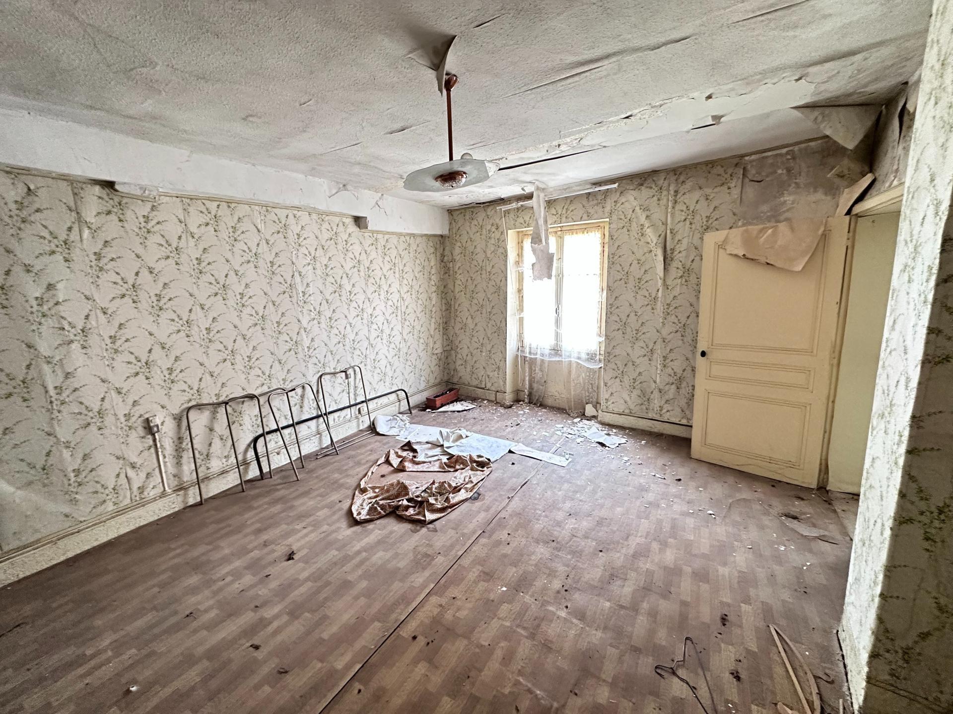 Maison à vendre, 90m², Ambierle