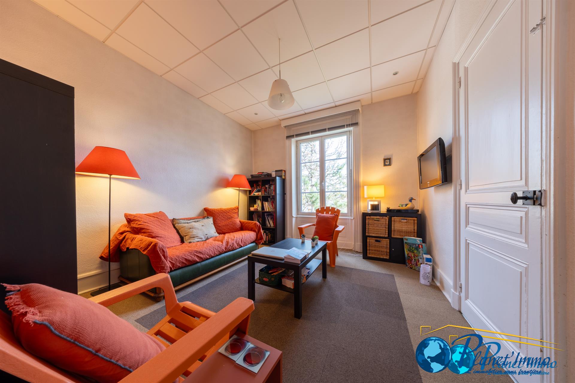 Saint-Priest-En-Jarez / Maison de Maitre of 323m2 of living space with its 1800m2 wooded park