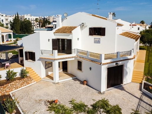 Maison de 4 chambres avec vue sur la mer et la ville - Vivez le rêve d'une vie à Quinta da Barra à T