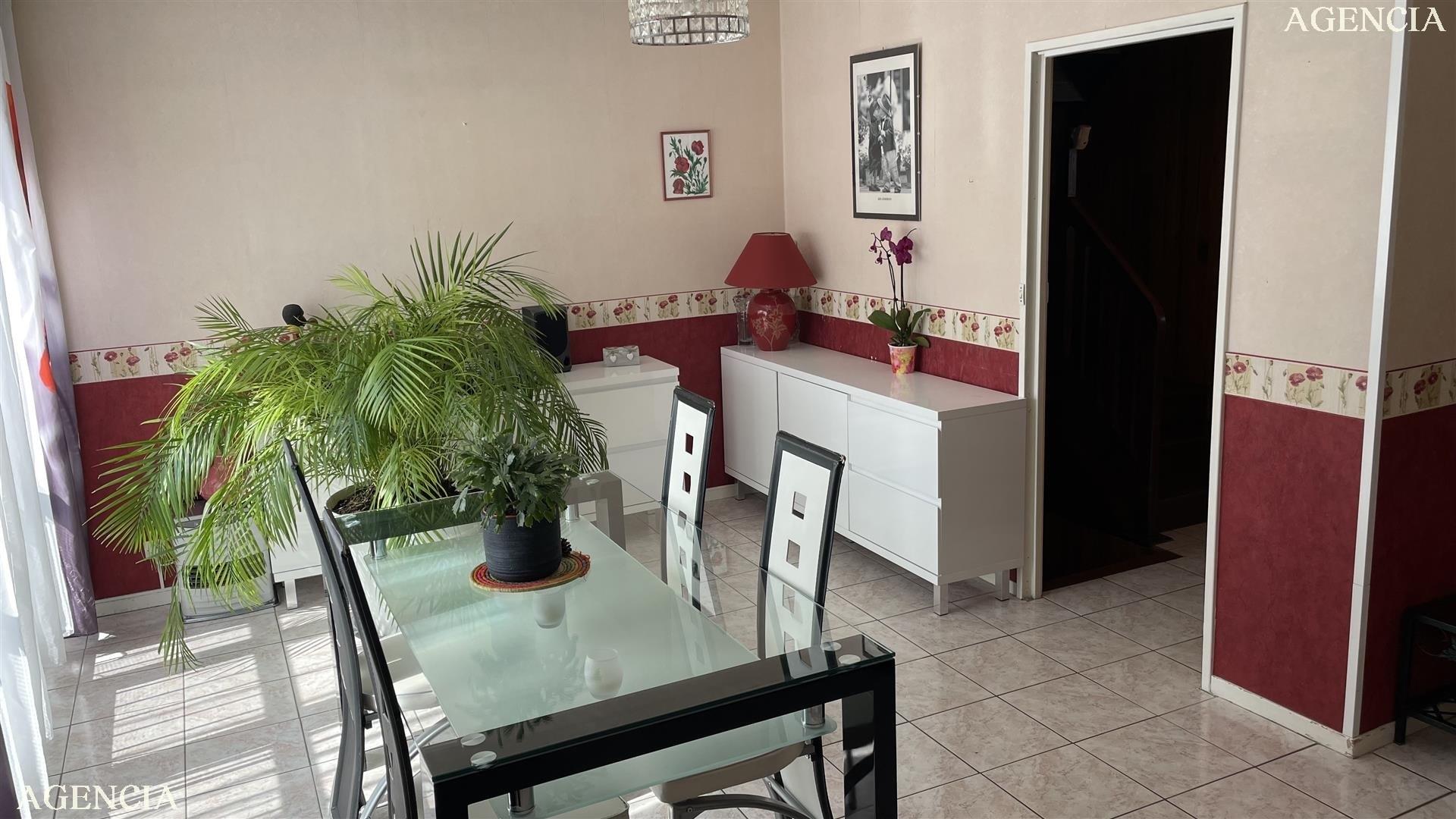 Compra: Vivenda (77340)