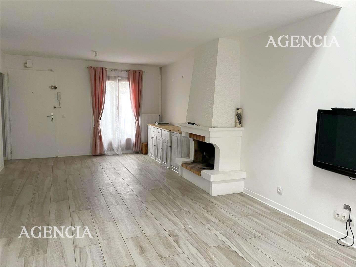 Compra: Vivenda (77340)