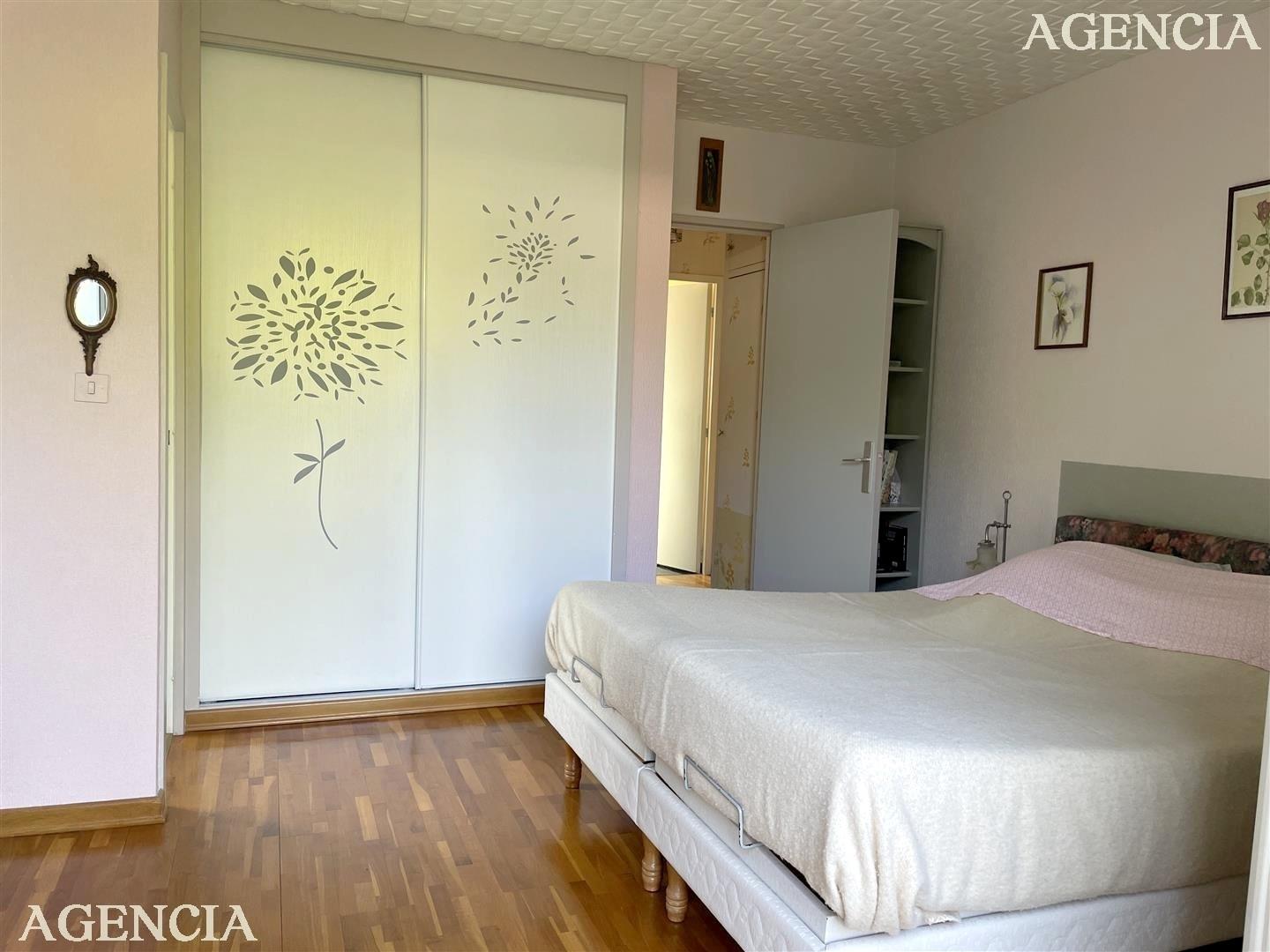 Compra: Vivenda (77340)