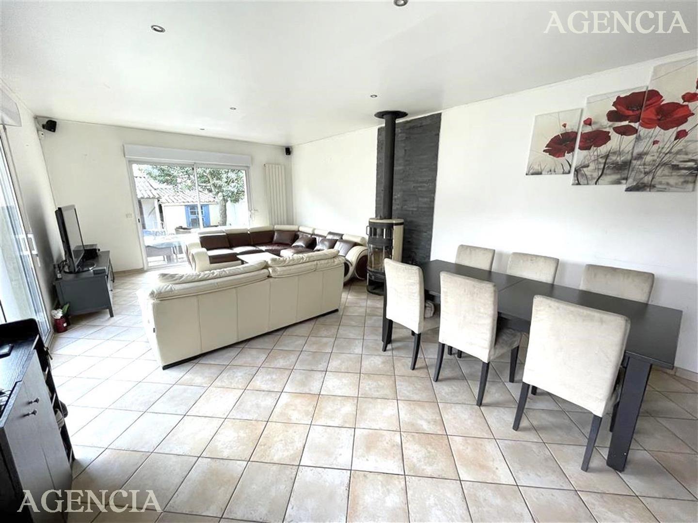 Compra: Vivenda (77340)