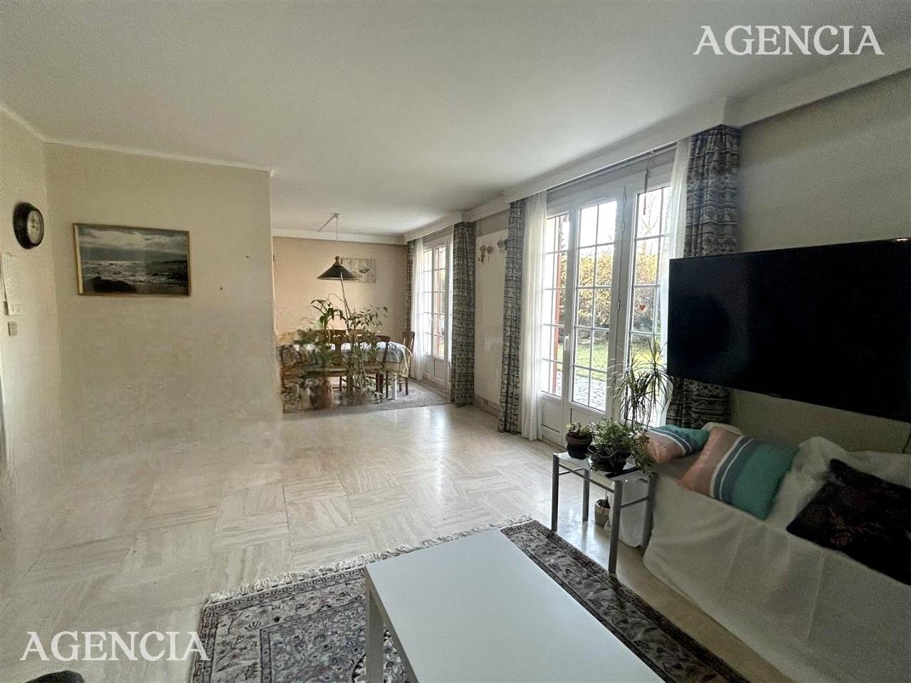 Compra: Vivenda (77340)