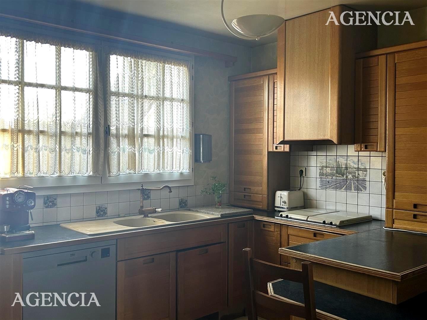 Compra: Vivenda (77340)