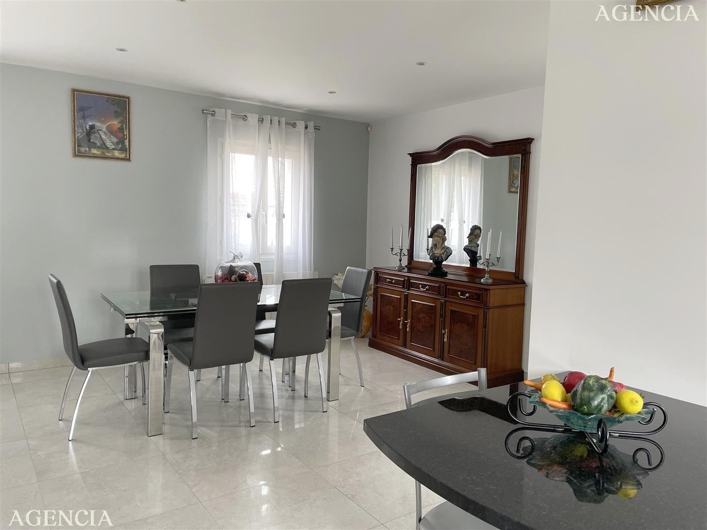 Compra: Vivenda (77340)