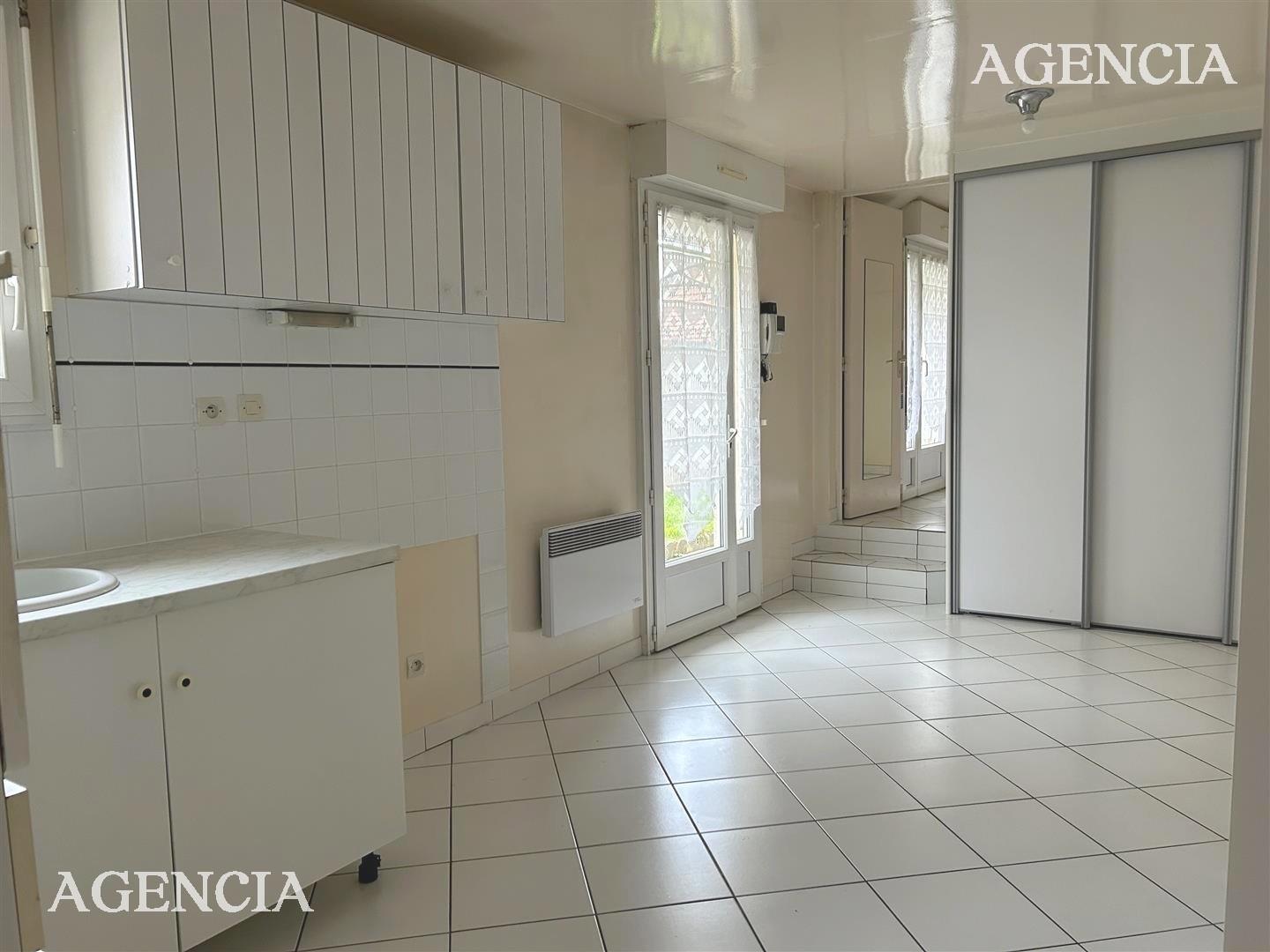 Compra: Vivenda (77340)