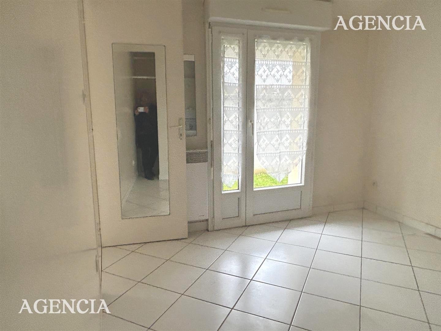 Compra: Vivenda (77340)