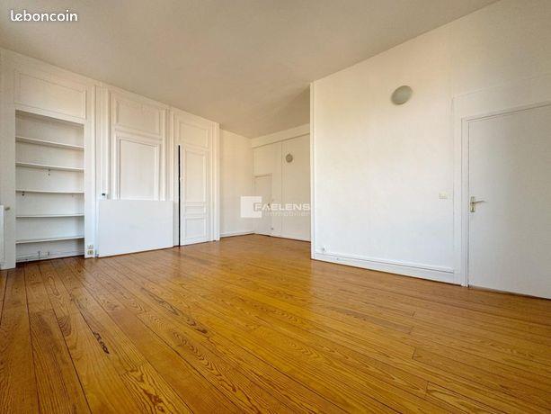 Appartement à louer, 59m², Lille